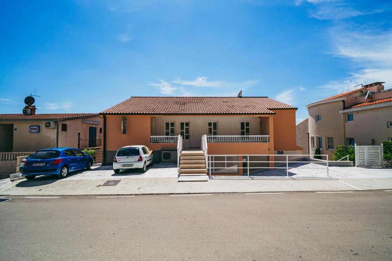 Sea Paradise Brela Exterior photo